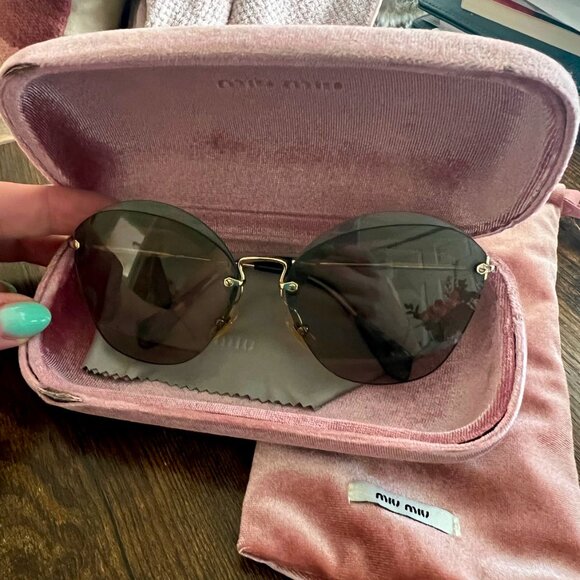 Miu Miu green sunglasses - Picture 5 of 9